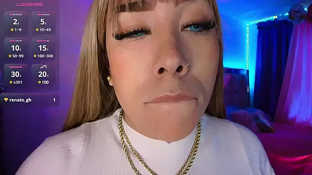 Snapshot of leahtemptation3 chatting on February 23, 2025, 9:37 pm leahtemptation3 online show from February 23, 2025, 9:37 pm