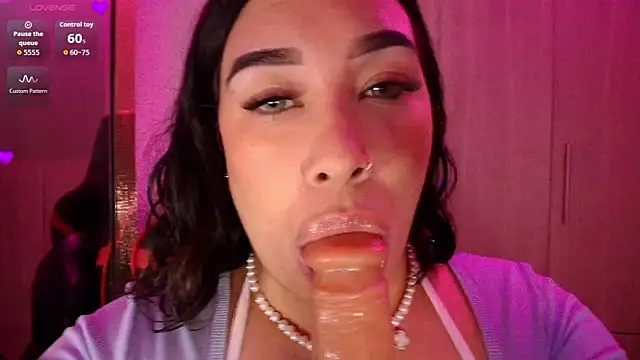 Snapshot of leahtemptation3 chatting on November 24, 2025, 1:44 pm leahtemptation3 online show from November 24, 2025, 1:44 pm