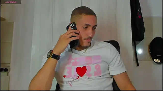 MikeRoss7777 online show from October 25, 2025, 8:03 pm