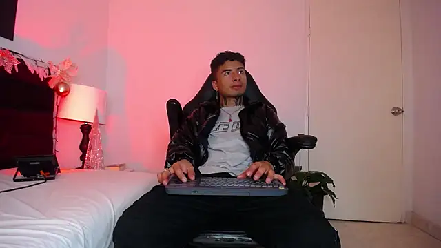 JuanCamiilo 66 online show from January 2, 2025, 3:58 am