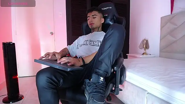 JuanCamiilo 66 online show from January 24, 2025, 4:59 am