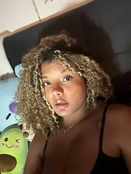Snapshot of ivy_copper1 chatting on October 12, 2025, 3:27 am ivy copper1 online show from October 12, 2025, 3:27 am