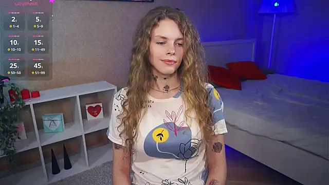 Snapshot of RayaNenlia chatting on February 11, 2025, 8:15 am RayaNenlia online show from February 11, 2025, 8:15 am