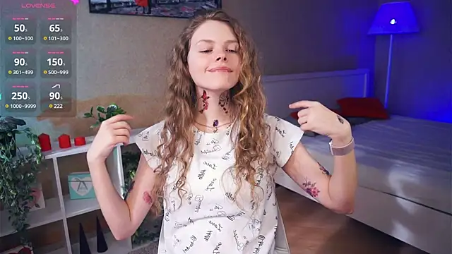 Snapshot of RayaNenlia chatting on March 9, 2025, 8:18 am RayaNenlia online show from March 9, 2025, 8:18 am