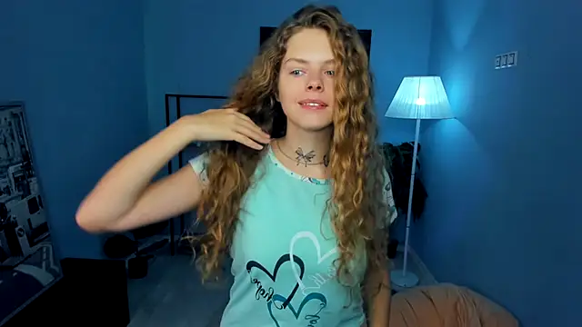 Snapshot of RayaNenlia chatting on October 19, 2025, 5:08 am RayaNenlia online show from October 19, 2025, 5:08 am