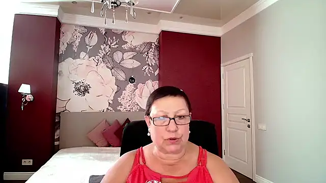 BarbaraTurners online show from September 28, 2025, 11:48 am