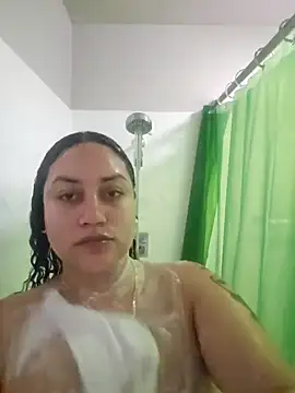 Snapshot of honeeyyy_pot chatting on December 14, 2024, 6:02 am honeeyyy pot online show from December 14, 2024, 6:02 am