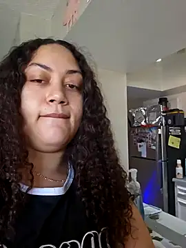 Snapshot of honeeyyy_pot chatting on December 14, 2024, 7:57 pm honeeyyy pot online show from December 14, 2024, 7:57 pm