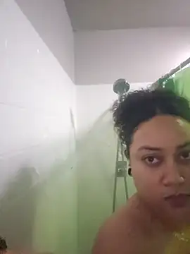 Snapshot of honeeyyy_pot chatting on December 16, 2024, 6:53 am honeeyyy pot online show from December 16, 2024, 6:53 am