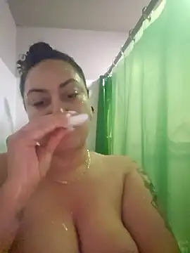 Snapshot of honeeyyy_pot chatting on December 18, 2024, 7:58 am honeeyyy pot online show from December 18, 2024, 7:58 am