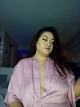 Snapshot of honeeyyy_pot chatting on December 24, 2024, 6:22 am honeeyyy pot online show from December 24, 2024, 6:22 am