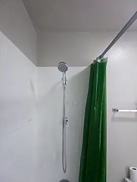 Snapshot of honeeyyy_pot chatting on January 1, 2025, 4:29 am honeeyyy pot online show from January 1, 2025, 4:29 am