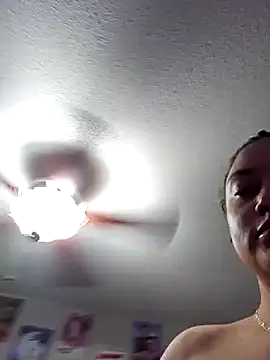 Snapshot of honeeyyy_pot chatting on January 3, 2025, 4:55 am honeeyyy pot online show from January 3, 2025, 4:55 am