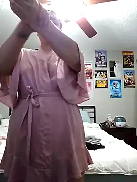 Snapshot of honeeyyy_pot chatting on January 22, 2025, 4:13 am honeeyyy pot online show from January 22, 2025, 4:13 am