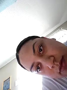 Snapshot of honeeyyy_pot chatting on February 13, 2025, 5:44 pm honeeyyy pot online show from February 13, 2025, 5:44 pm