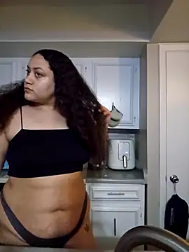 Snapshot of honeeyyy_pot chatting on February 28, 2025, 5:04 am honeeyyy pot online show from February 28, 2025, 5:04 am