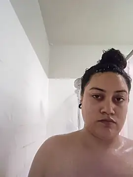 Snapshot of honeeyyy_pot chatting on September 25, 2025, 4:05 am honeeyyy pot online show from September 25, 2025, 4:05 am