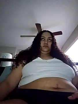 Snapshot of honeeyyy_pot chatting on October 1, 2025, 4:02 pm honeeyyy pot online show from October 1, 2025, 4:02 pm