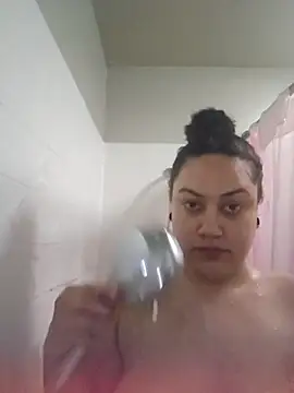 Snapshot of honeeyyy_pot chatting on October 2, 2025, 5:03 am honeeyyy pot online show from October 2, 2025, 5:03 am