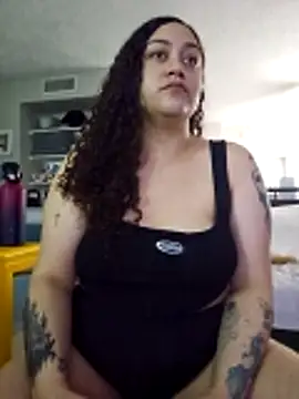 Snapshot of honeeyyy_pot chatting on October 22, 2025, 7:46 pm honeeyyy pot online show from October 22, 2025, 7:46 pm