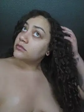 Snapshot of honeeyyy_pot chatting on November 12, 2025, 5:41 am honeeyyy pot online show from November 12, 2025, 5:41 am