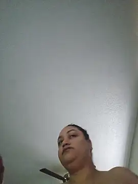 Snapshot of honeeyyy_pot chatting on November 12, 2025, 5:46 pm honeeyyy pot online show from November 12, 2025, 5:46 pm