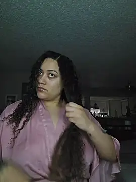 Snapshot of honeeyyy_pot chatting on November 17, 2025, 7:03 am honeeyyy pot online show from November 17, 2025, 7:03 am