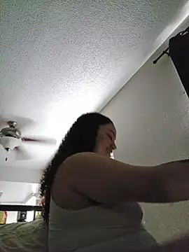 Snapshot of honeeyyy_pot chatting on November 27, 2025, 9:28 pm honeeyyy pot online show from November 27, 2025, 9:28 pm