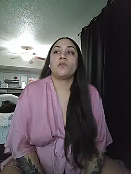 Snapshot of honeeyyy_pot chatting on December 3, 2025, 3:25 am honeeyyy pot online show from December 3, 2025, 3:25 am