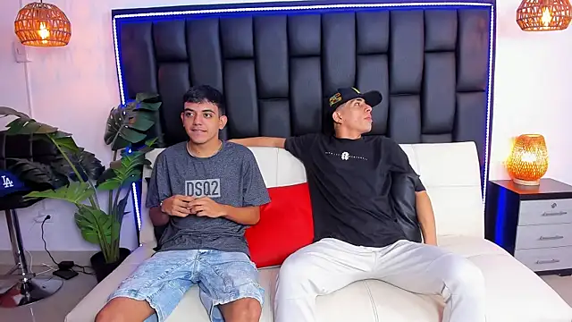 Snapshot of Crazy_nigth01 chatting on November 21, 2025, 2:43 am Crazy nigth01 online show from November 21, 2025, 2:43 am