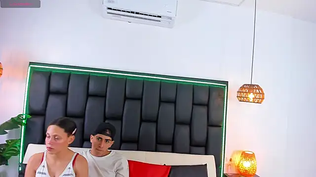 Snapshot of Crazy_nigth01 chatting on November 22, 2025, 1:48 am Crazy nigth01 online show from November 22, 2025, 1:48 am