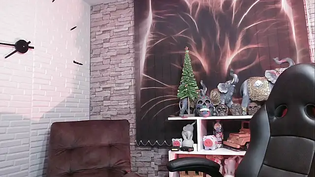 charlotedoll online show from December 9, 2024, 3:07 am