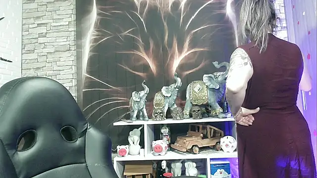 charlotedoll online show from January 12, 2025, 2:24 am