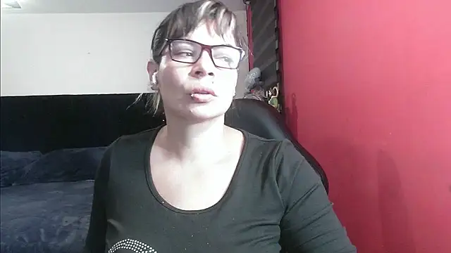 charlotedoll online show from October 30, 2025, 3:41 am