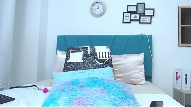 Snapshot of kamila_lopez chatting on January 6, 2025, 12:48 am kamila lopez online show from January 6, 2025, 12:48 am