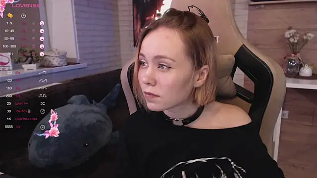 lucy mirror online show from September 9, 2025, 8:30 pm