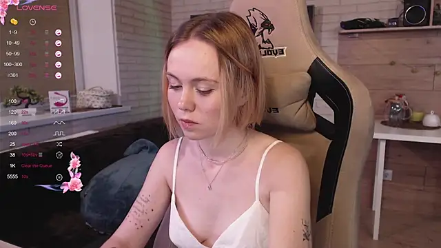 lucy mirror online show from September 14, 2025, 9:03 pm