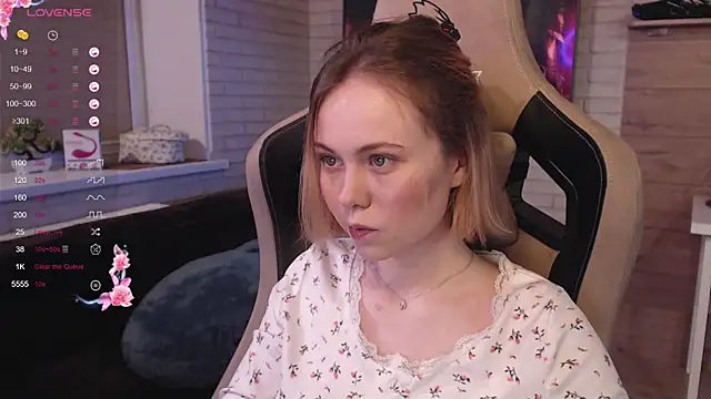 Snapshot of lucy_mirror chatting on October 9, 2025, 8:51 pm lucy mirror online show from October 9, 2025, 8:51 pm