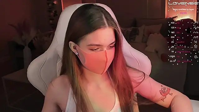 Snapshot of Frau_Lina chatting on December 6, 2024, 3:33 pm Frau Lina online show from December 6, 2024, 3:33 pm