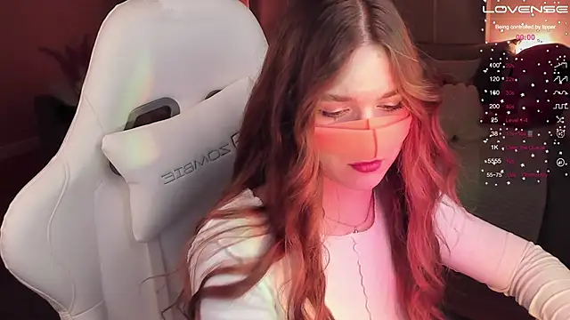 Snapshot of Frau_Lina chatting on December 13, 2024, 5:10 pm Frau Lina online show from December 13, 2024, 5:10 pm