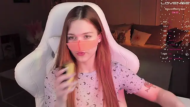 Snapshot of Frau_Lina chatting on February 2, 2025, 7:14 pm Frau Lina online show from February 2, 2025, 7:14 pm