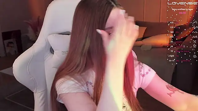 Snapshot of Frau_Lina chatting on February 15, 2025, 7:17 pm Frau Lina online show from February 15, 2025, 7:17 pm