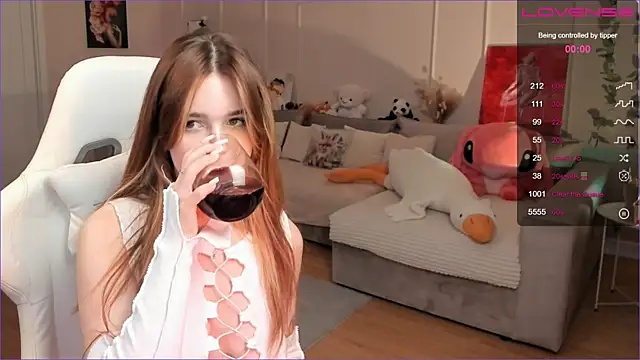 Snapshot of Frau_Lina chatting on November 28, 2025, 2:09 pm Frau Lina online show from November 28, 2025, 2:09 pm