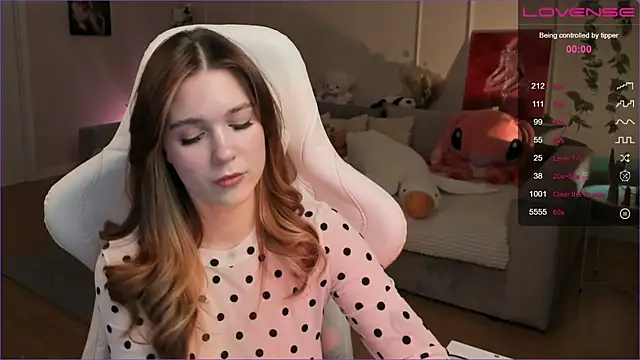 Snapshot of Frau_Lina chatting on December 3, 2025, 3:21 pm Frau Lina online show from December 3, 2025, 3:21 pm