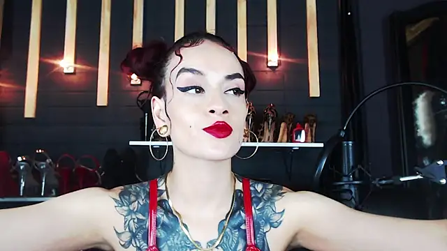 Snapshot of Liilith_goddess_ chatting on December 13, 2024, 7:25 am Liilith goddess online show from December 13, 2024, 7:25 am