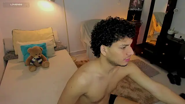 Snapshot of Curlblue chatting on September 26, 2025, 12:09 pm Curlblue online show from September 26, 2025, 12:09 pm