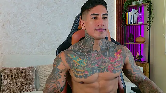 Snapshot of AdanReilly chatting on November 12, 2025, 12:16 pm AdanReilly online show from November 12, 2025, 12:16 pm