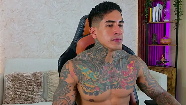 Snapshot of AdanReilly chatting on December 1, 2025, 1:27 pm AdanReilly online show from December 1, 2025, 1:27 pm