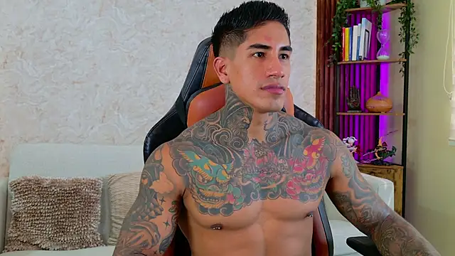 Snapshot of AdanReilly chatting on December 14, 2025, 2:33 pm AdanReilly online show from December 14, 2025, 2:33 pm