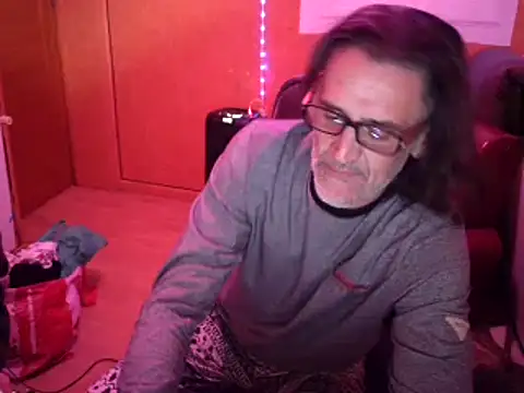 Snapshot of Lia_Y_PatrickX chatting on November 27, 2025, 10:56 pm Lia Y PatrickX online show from November 27, 2025, 10:56 pm